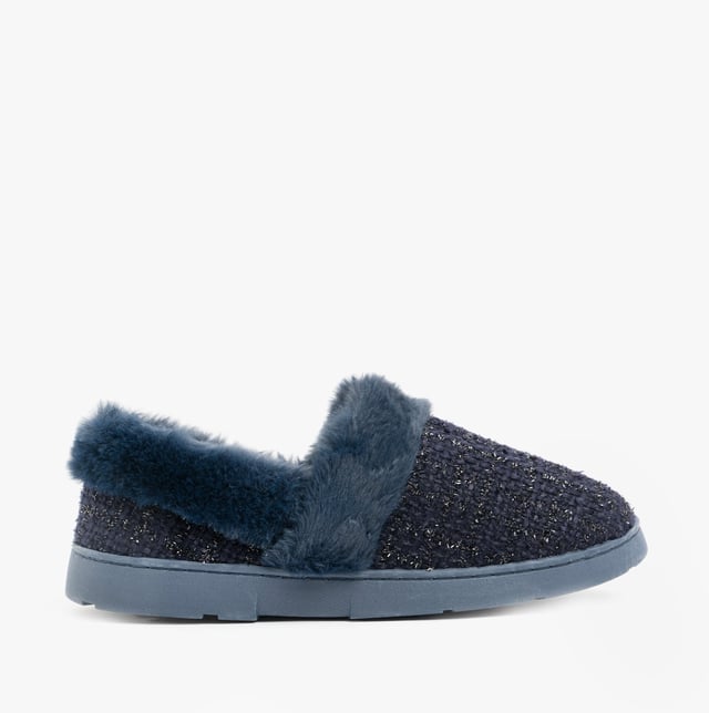 Dr Keller Dr Keller AVON Womens Full Slippers Navy

 Upper Material: Textile

Lining Material: Faux Fur

Sole Material: Synthetic

Closure/Fastening: Slip-On

Features: Comfort,Lightweight

Toe Shape: Round

Shoe Width: Regular

Item Weight: 0.38 KG

Heel Height: Flat (Under 2.5cm)

Slipper Style: Full Slipper

Gift Boxed: No
Product Code: A7770NVY
