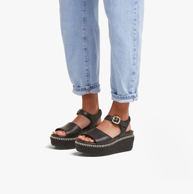 FitFlop ELOISE BACK STRAP Womens Espadrille Black

 Upper Material: Leather

Lining Material: Synthetic

Sole Material: Rubber

Closure/Fastening: Buckle

Features: Comfort,Breathable

Heel Type: Platform

Shoe Width: Regular

Item Weight: 1 KG

Heel Height: Medium (5-7.4cm)

Sandal Style: Sandals

Gift Boxed: No
Product Code: HS5-001