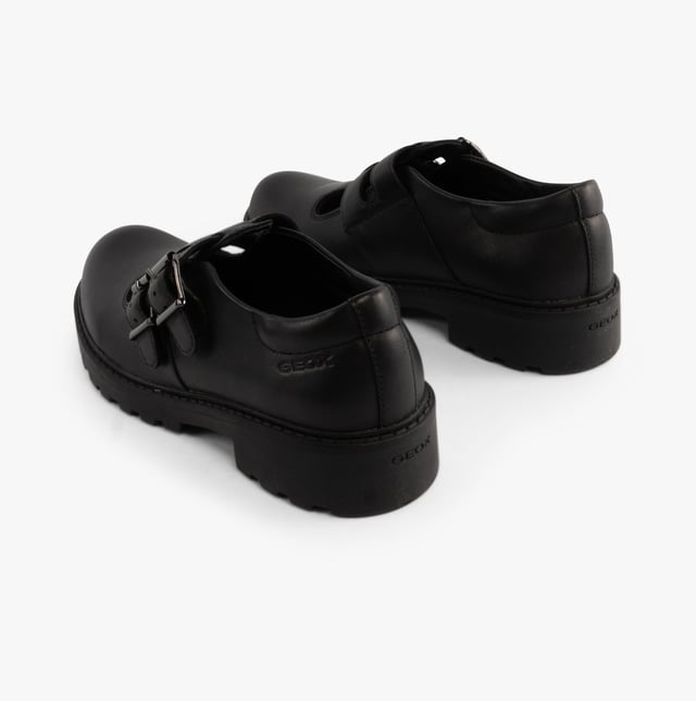GEOX CASEY D Girls Leather Buckle School Shoes Black

 Upper Material: Leather

Lining Material: Leather

Sole Material: Synthetic

Closure/Fastening: Buckle

Features: Lightweight,Comfort,Breathable,Adjustable

Toe Shape: Round

Shoe Width: Regular

Item Weight: 0.56 KG

Heel Height: Flat (Under 2.5cm)

Shoe Shaft Height: Low Top

Shoe Style: School

Gift Boxed: No
Product Code: J1620D-00043-C9999