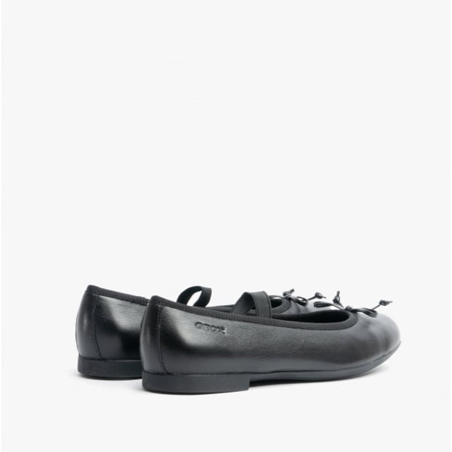 GEOX PLIE Girls School Shoes Smooth Black

 Upper Material: Leather

Lining Material: Leather

Sole Material: Rubber

Closure/Fastening: Slip-On

Features: Comfort,Breathable

Toe Shape: Round

Shoe Width: Regular

Item Weight: 0.4 KG

Heel Height: Flat (Under 2.5cm)

Shoe Shaft Height: Low Top

Shoe Style: School

Gift Boxed: No
Product Code: J3455B-00043-C9997