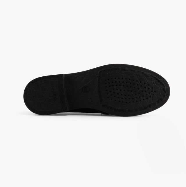 GEOX JR AGATA Girls Moccasin Tassel School Shoes Black

 Upper Material: Leather

Lining Material: Leather

Sole Material: Rubber

Closure/Fastening: Slip-On

Features: Breathable,Lightweight,Water Repellent

Toe Shape: Round

Shoe Width: Regular

Item Weight: 0.52 KG

Heel Height: Flat (Under 2.5cm)

Shoe Shaft Height: Low Top

Shoe Style: School

Gift Boxed: No
Product Code: J4449A-00043-C9999