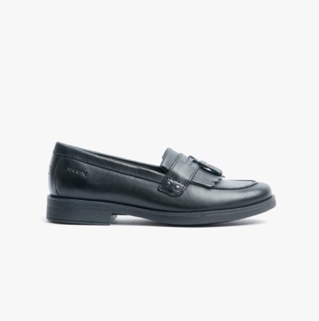 GEOX JR AGATA Girls Moccasin Tassel School Shoes Black

 Upper Material: Leather

Lining Material: Leather

Sole Material: Rubber

Closure/Fastening: Slip-On

Features: Breathable,Lightweight,Water Repellent

Toe Shape: Round

Shoe Width: Regular

Item Weight: 0.52 KG

Heel Height: Flat (Under 2.5cm)

Shoe Shaft Height: Low Top

Shoe Style: School

Gift Boxed: No
Product Code: J4449A-00043-C9999