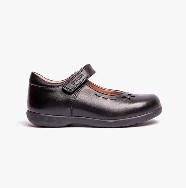 GEOX NAIMARA G A Girls Leather Touch Fasten School Shoes Black

 Upper Material: Leather

Lining Material: Leather

Sole Material: Rubber

Closure/Fastening: Touch Fasten

Features: Adjustable

Toe Shape: Round

Shoe Width: Regular

Item Weight: 0.4 KG

Heel Height: Flat (Under 2.5cm)

Shoe Shaft Height: Low Top

Shoe Style: School

Gift Boxed: No
Product Code: J16FHA-00043-C9999