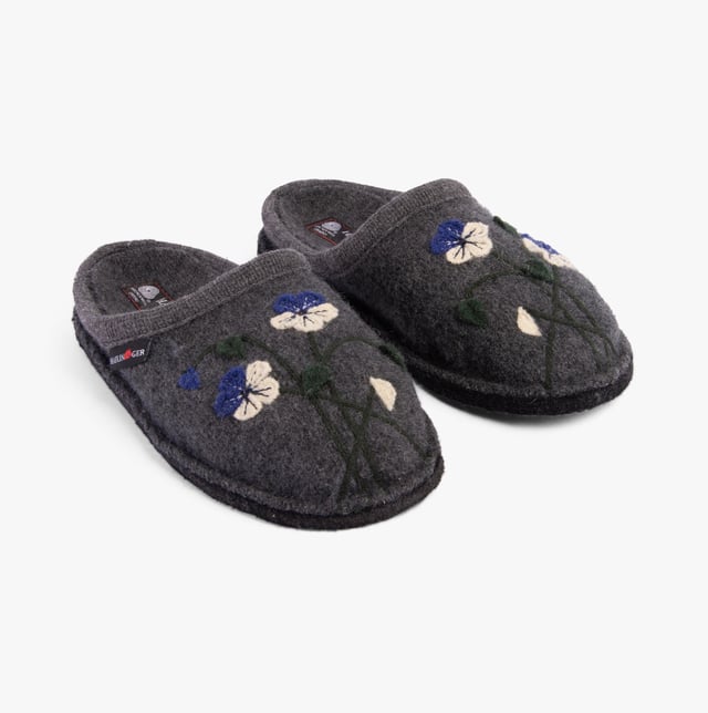 Haflinger Haflinger VIOLA Womens Slippers Anthracite

 Upper Material: Wool

Lining Material: Wool

Sole Material: Textile

Closure/Fastening: Slip-On

Features: Comfort,Non-Slip,Breathable

Toe Shape: Round

Shoe Width: Regular

Item Weight: 0.6 KG

Heel Height: Flat (Under 2.5cm)

Slipper Style: Mule

Gift Boxed: No
Product Code: 313102-04