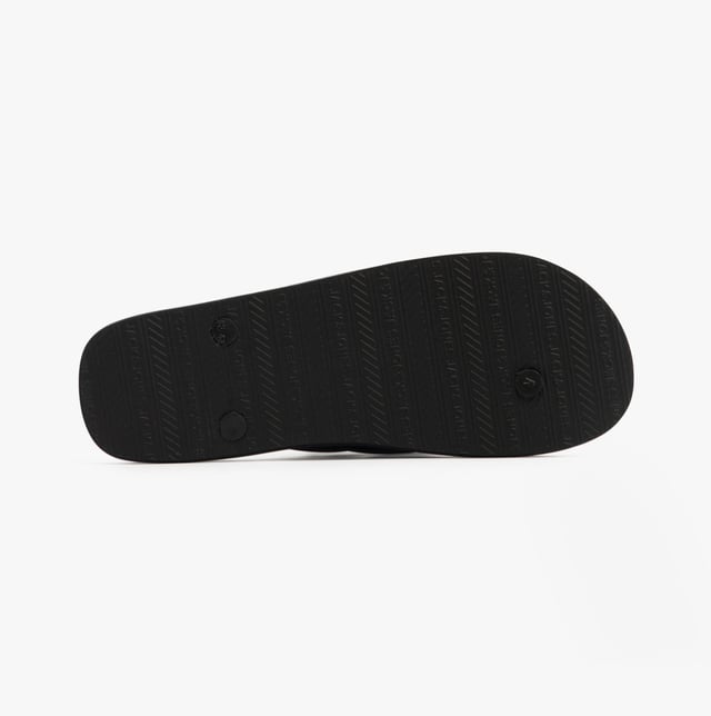 Jack &amp; Jones BASIC Mens Sliders Anthracite

 Upper Material: Rubber

Sole Material: Rubber

Closure/Fastening: Slip-On

Features: Comfort,Lightweight

Shoe Width: Regular

Item Weight: 1 KG

Heel Height: Flat (Under 2.5cm)

Sandal Style: Sandals

Gift Boxed: No
Product Code: 12230631-ANTHRCT