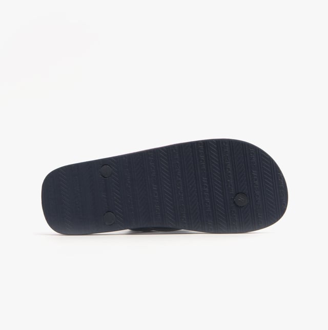Jack &amp; Jones BASIC Mens Sliders Navy Blazer

 Upper Material: Rubber

Sole Material: Rubber

Closure/Fastening: Slip-On

Features: Comfort,Lightweight

Shoe Width: Regular

Item Weight: 1 KG

Heel Height: Flat (Under 2.5cm)

Sandal Style: Sandals

Gift Boxed: No
Product Code: 12230631-NVYBL