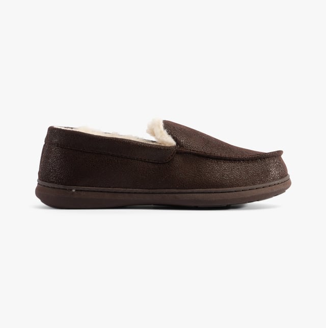 Jo &amp; Joe Jo &amp; Joe SPENCER Mens Slippers Brown

 Upper Material: Textile

Lining Material: Faux Fur

Sole Material: Rubber

Closure/Fastening: Slip-On

Features: Comfort,Warm Lining

Toe Shape: Round

Shoe Width: Relaxed

Item Weight: 0.5 KG

Heel Height: Flat (Under 2.5cm)

Slipper Style: Full Slipper

Gift Boxed: No
Product Code: SPENCER/BROWN