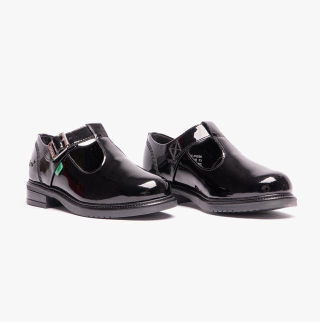 Kickers LACH T-BAR PATL JF Girls School Shoes Black

 Upper Material: Leather

Lining Material: Suede

Sole Material: TPR

Closure/Fastening: Buckle

Features: Buckle,Comfort,Slip Resistant

Toe Shape: Round

Shoe Width: Regular

Item Weight: 1 KG

Heel Height: Low (2.5-4.9cm)

Shoe Style: School
Product Code: 116228