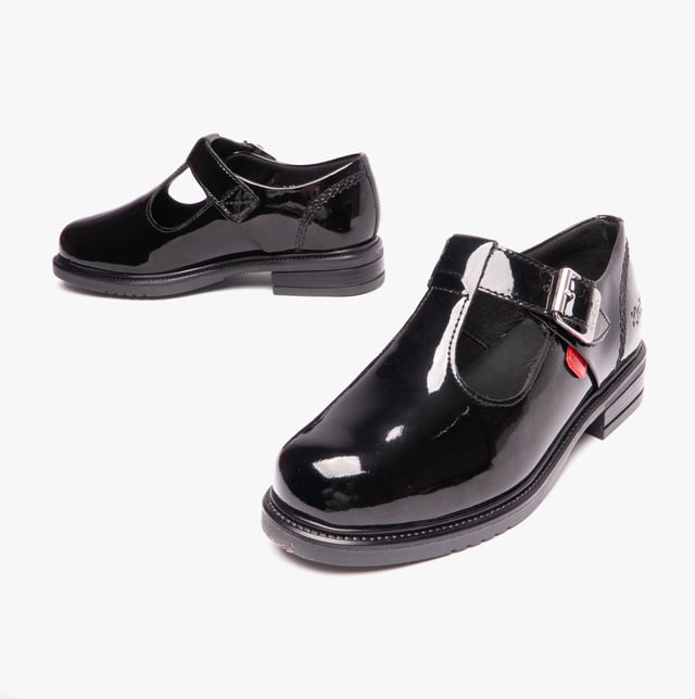 Kickers LACH T-BAR PATL JF Girls School Shoes Black

 Upper Material: Leather

Lining Material: Suede

Sole Material: TPR

Closure/Fastening: Buckle

Features: Buckle,Comfort,Slip Resistant

Toe Shape: Round

Shoe Width: Regular

Item Weight: 1 KG

Heel Height: Low (2.5-4.9cm)

Shoe Style: School
Product Code: 116228