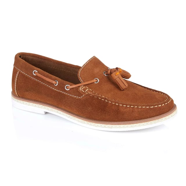 Silver Street London MILFORD Mens Loafers Tan

 Upper Material: Suede

Lining Material: Textile

Sole Material: Rubber

Closure/Fastening: Slip-On

Features: Comfort

Toe Shape: Round

Shoe Width: Regular

Item Weight: 1.2 KG

Heel Height: Low (2.5-4.9cm)

Shoe Shaft Height: Low Top

Shoe Style: Loafer

Gift Boxed: No
Product Code: Q066TN