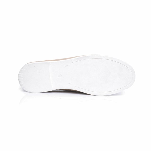 Silver Street London MILFORD Mens Loafers Sand

 Upper Material: Suede

Lining Material: Textile

Sole Material: Rubber

Closure/Fastening: Slip-On

Features: Comfort

Toe Shape: Round

Shoe Width: Regular

Item Weight: 1.2 KG

Heel Height: Low (2.5-4.9cm)

Shoe Shaft Height: Low Top

Shoe Style: Loafer

Gift Boxed: No
Product Code: Q213SN