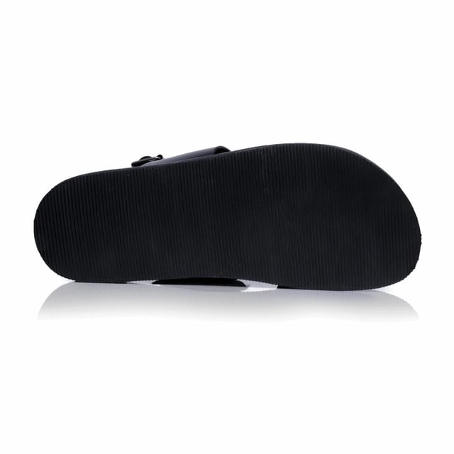Silver Street London TUCSON Mens Sandals Black

 Upper Material: Leather

Lining Material: Textile

Sole Material: Rubber

Closure/Fastening: Buckle

Features: Comfort,Lightweight

Shoe Width: Regular

Item Weight: 1.2 KG

Heel Height: Flat (Under 2.5cm)

Sandal Style: Open Toe

Gift Boxed: No
Product Code: Q224BK