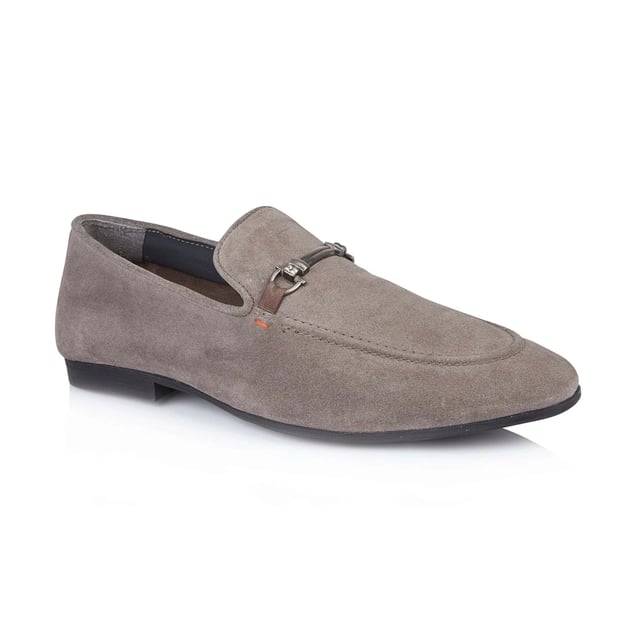 Silver Street London TOTTENHAM Mens Loafers Grey

 Upper Material: Suede

Lining Material: Textile

Sole Material: Rubber

Closure/Fastening: Slip-On

Features: Comfort

Toe Shape: Chisel/Almond

Shoe Width: Regular

Item Weight: 1.2 KG

Heel Height: Low (2.5-4.9cm)

Shoe Style: Loafer

Gift Boxed: No
Product Code: Q340GR