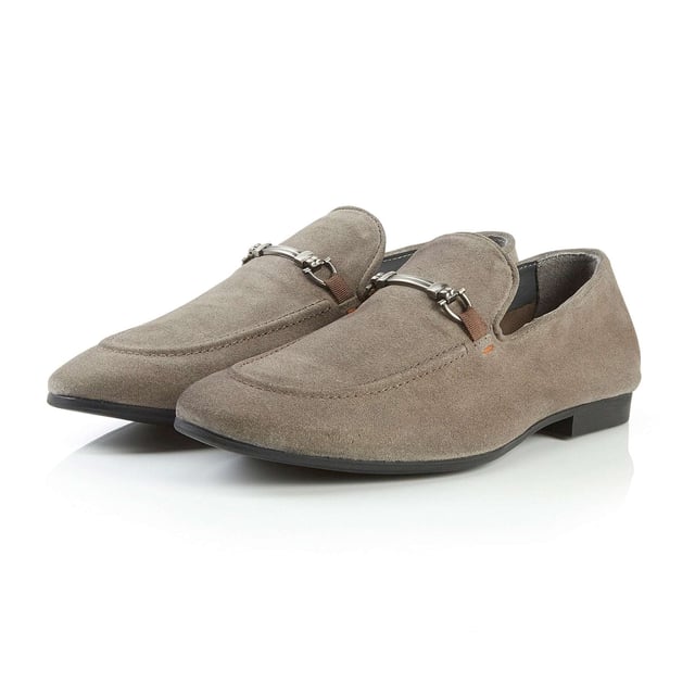 Silver Street London TOTTENHAM Mens Loafers Grey

 Upper Material: Suede

Lining Material: Textile

Sole Material: Rubber

Closure/Fastening: Slip-On

Features: Comfort

Toe Shape: Chisel/Almond

Shoe Width: Regular

Item Weight: 1.2 KG

Heel Height: Low (2.5-4.9cm)

Shoe Style: Loafer

Gift Boxed: No
Product Code: Q340GR