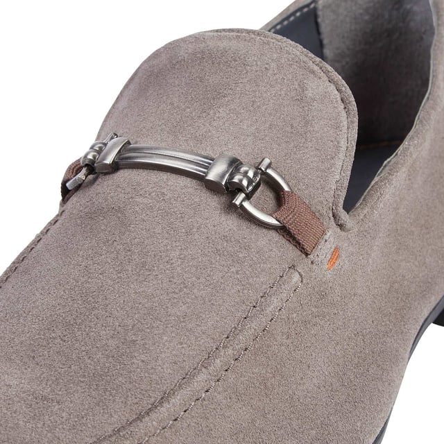 Silver Street London TOTTENHAM Mens Loafers Grey

 Upper Material: Suede

Lining Material: Textile

Sole Material: Rubber

Closure/Fastening: Slip-On

Features: Comfort

Toe Shape: Chisel/Almond

Shoe Width: Regular

Item Weight: 1.2 KG

Heel Height: Low (2.5-4.9cm)

Shoe Style: Loafer

Gift Boxed: No
Product Code: Q340GR