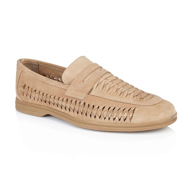 Silver Street London PERTH Mens Loafers Beige

 Upper Material: Suede

Lining Material: Textile

Sole Material: Rubber

Closure/Fastening: Slip-On

Features: Comfort

Toe Shape: Chisel/Almond

Shoe Width: Regular

Item Weight: 1.2 KG

Heel Height: Low (2.5-4.9cm)

Shoe Style: Loafer

Gift Boxed: No
Product Code: Q350SN