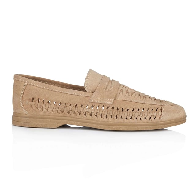 Silver Street London PERTH Mens Loafers Beige

 Upper Material: Suede

Lining Material: Textile

Sole Material: Rubber

Closure/Fastening: Slip-On

Features: Comfort

Toe Shape: Chisel/Almond

Shoe Width: Regular

Item Weight: 1.2 KG

Heel Height: Low (2.5-4.9cm)

Shoe Style: Loafer

Gift Boxed: No
Product Code: Q350SN