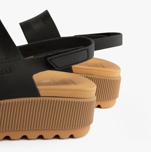 Reef WATER VISTA HIGHER Womens Sandals Black/Tan

 Upper Material: Synthetic

Lining Material: EVA

Sole Material: EVA

Closure/Fastening: Touch Fasten

Features: Comfort,Breathable

Heel Type: Platform

Shoe Width: Narrow

Item Weight: 1 KG

Heel Height: Flat (Under 2.5cm)

Sandal Style: Sandals

Gift Boxed: No
Product Code: CJ4386