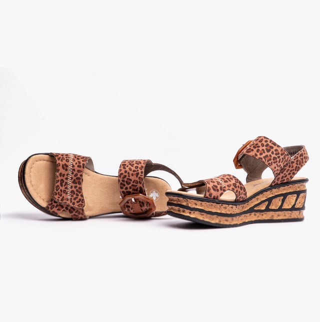 Rieker 68176-90 Womens Sandals Brown

 Upper Material: Textile

Lining Material: Textile/Synthetic

Sole Material: Synthetic

Closure/Fastening: Buckle,Slip-On

Features: Comfort,Breathable

Shoe Width: Regular

Item Weight: 1 KG

Heel Height: Medium (5-7.4cm)

Sandal Style: Sandals

Gift Boxed: No
Product Code: 68176-90