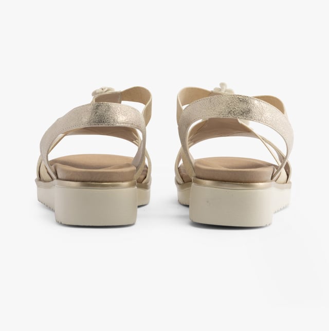 Rieker V3788-60 Womens Sandals Beige

 Upper Material: Synthetic

Lining Material: Leather

Sole Material: Synthetic

Closure/Fastening: Touch Fasten

Features: Comfort,Breathable

Heel Type: Wedge

Shoe Width: Regular

Item Weight: 1 KG

Heel Height: Low (2.5-4.9cm)

Sandal Style: Sandals

Gift Boxed: No
Product Code: V3788-60