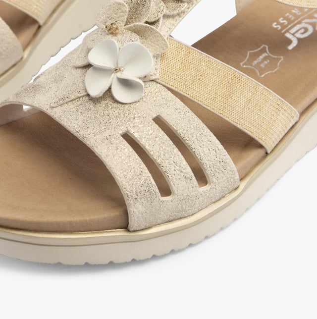 Rieker V3788-60 Womens Sandals Beige

 Upper Material: Synthetic

Lining Material: Leather

Sole Material: Synthetic

Closure/Fastening: Touch Fasten

Features: Comfort,Breathable

Heel Type: Wedge

Shoe Width: Regular

Item Weight: 1 KG

Heel Height: Low (2.5-4.9cm)

Sandal Style: Sandals

Gift Boxed: No
Product Code: V3788-60
