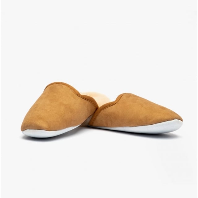 Shepherd Shepherd CLEO Womens Sheepskin Mules Chestnut

 Upper Material: Sheepskin

Lining Material: Sheepskin

Sole Material: Suede

Closure/Fastening: Slip-On

Features: Warm Lining

Toe Shape: Round

Shoe Width: Narrow

Item Weight: 0.35 KG

Heel Height: Flat (Under 2.5cm)

Slipper Style: Mule

Gift Boxed: No
Product Code: 2292056