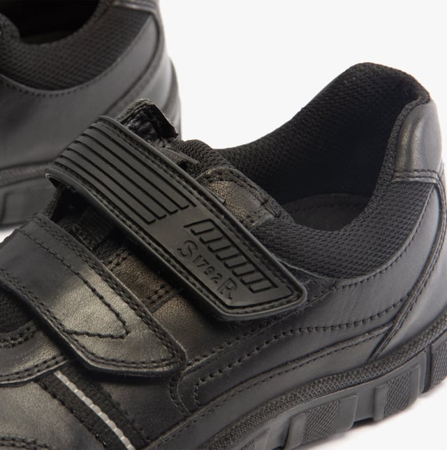 Start-Rite LUKE Boys Leather School Shoes Black

 Upper Material: Leather

Lining Material: Textile

Sole Material: PU

Closure/Fastening: Touch Fasten

Features: Comfort,Breathable

Toe Shape: Round

Shoe Width: Regular

Item Weight: 0.6 KG

Heel Height: Low (2.5-4.9cm)

Shoe Shaft Height: Low Top

Shoe Style: School

Gift Boxed: No
Product Code: 2273_7