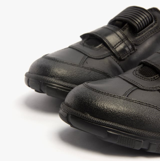 Start-Rite LUKE Boys Leather School Shoes Black

 Upper Material: Leather

Lining Material: Textile

Sole Material: PU

Closure/Fastening: Touch Fasten

Features: Comfort,Breathable

Toe Shape: Round

Shoe Width: Regular

Item Weight: 0.6 KG

Heel Height: Low (2.5-4.9cm)

Shoe Shaft Height: Low Top

Shoe Style: School

Gift Boxed: No
Product Code: 2273_7