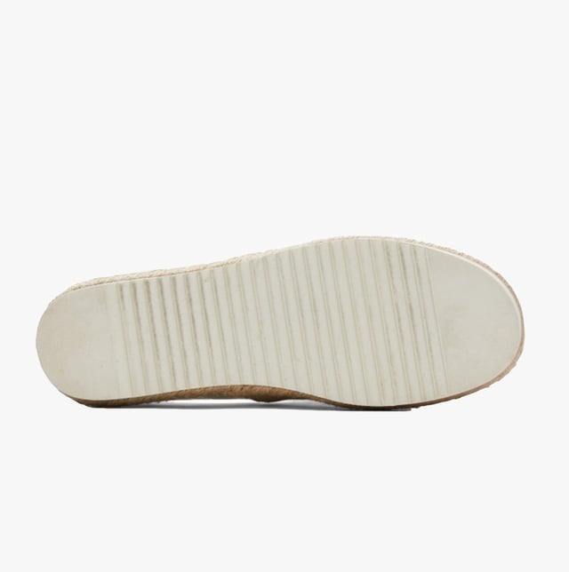 TOMS ALPARGATA PLATFORM ROPE Ladies Slip-On Canvas Espadrilles Natural

 Upper Material: Cotton

Lining Material: Cotton

Sole Material: Synthetic

Closure/Fastening: Slip-On

Features: Comfort

Toe Shape: Round

Shoe Width: Regular

Item Weight: 0.607 KG

Heel Height: Flat (Under 2.5cm)

Sandal Style: Sandals

Gift Boxed: No
Product Code: 10017830