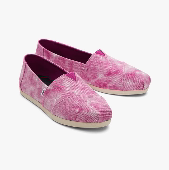 TOMS ALPARGATA Womens Sandals Pink

 Upper Material: Canvas

Lining Material: Ortholite

Sole Material: Synthetic

Closure/Fastening: Slip-On

Features: Comfort,Breathable,Vegan

Toe Shape: Round

Shoe Width: Relaxed

Item Weight: 1 KG

Heel Height: Flat (Under 2.5cm)

Shoe Shaft Height: Low Top

Shoe Style: Casual

Gift Boxed: No
Product Code: 10018784