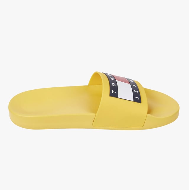 Tommy Hilfiger TJ POOL SLIDES Mens Slides Warm Yellow

 Upper Material: TPR

Lining Material: Rubber

Sole Material: EVA

Closure/Fastening: Slip-On

Features: Comfort,Breathable

Shoe Width: Regular

Item Weight: 1 KG

Heel Height: Flat (Under 2.5cm)

Sandal Style: Sandals

Gift Boxed: No
Product Code: EM0EM01191ZFM