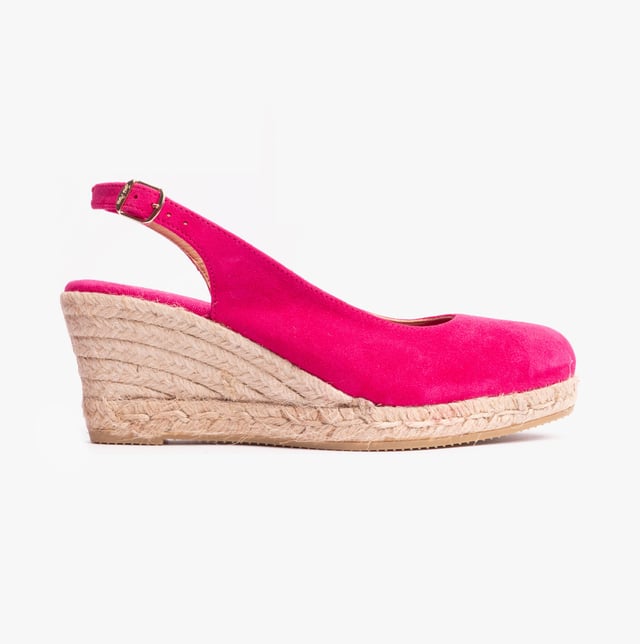 Toni Pons BREMEN Womens Espadrille Fuchsia

 Upper Material: Suede

Lining Material: Textile

Closure/Fastening: Buckle

Features: Comfort,Slip Resistant

Heel Type: Wedge

Toe Shape: Round

Shoe Width: Regular

Item Weight: 1 KG

Heel Height: High (7.5-9.9cm)

Sandal Style: Closed Toe

Gift Boxed: No
Product Code: BREMEN-FUCHSIA