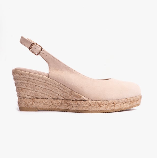 Toni Pons BREMEN Womens Espadrilles Stone

 Upper Material: Suede

Lining Material: Textile

Sole Material: Rubber

Closure/Fastening: Buckle

Features: Comfort,Breathable

Heel Type: Wedge

Toe Shape: Round

Shoe Width: Regular

Item Weight: 1 KG

Heel Height: Medium (5-7.4cm)

Sandal Style: Sandals

Gift Boxed: No
Product Code: BREMEN-STONE