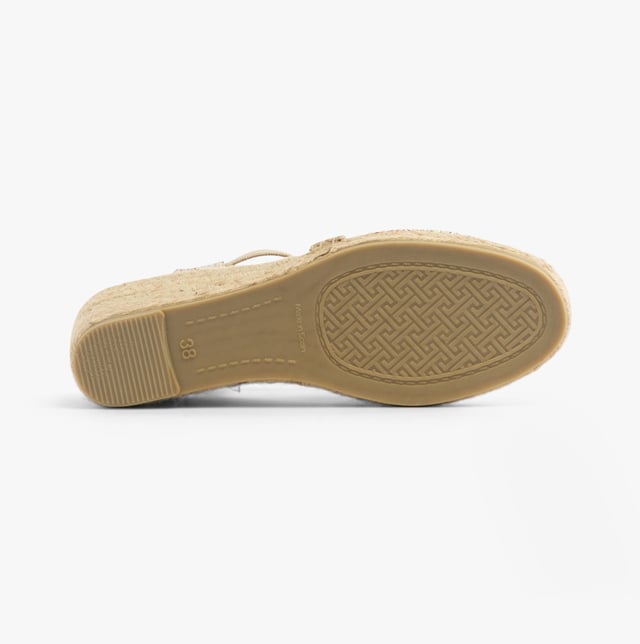 Toni Pons TRITON Ladies Vegan Wedge Espadrilles Multi

 Upper Material: Cotton

Lining Material: Textile

Sole Material: Rubber

Closure/Fastening: Slip-On

Features: Lightweight,Vegan,Comfort,Breathable

Heel Type: Wedge

Toe Shape: Round

Shoe Width: Regular

Item Weight: 0.5 KG

Heel Height: Low (2.5-4.9cm)

Sandal Style: Sandals

Gift Boxed: No
Product Code: TRITON-MULTI
