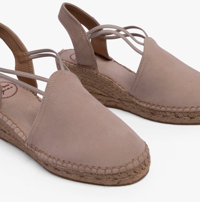 Toni Pons TREMP Womens Espadrille Sandals Stone

 Upper Material: Cotton/Fabric

Lining Material: Fabric

Sole Material: Rubber

Closure/Fastening: Slip-On

Features: Comfort,Breathable

Heel Type: Wedge

Toe Shape: Round

Shoe Width: Regular

Item Weight: 1 KG

Heel Height: Medium (5-7.4cm)

Sandal Style: Sandals

Gift Boxed: No
Product Code: TREMP-STONE