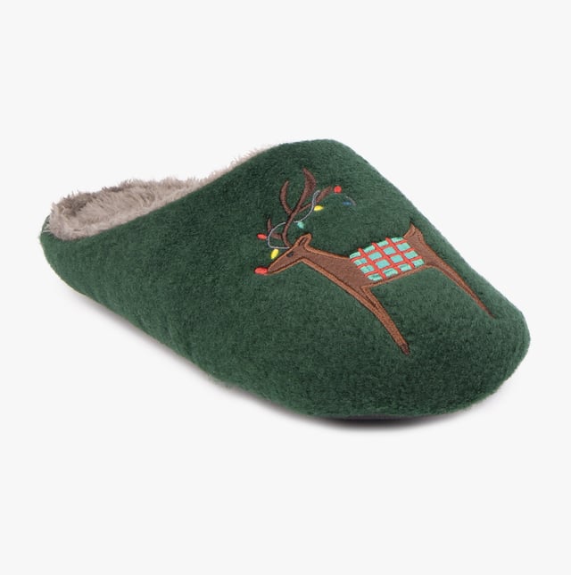 Totes Isotoner Totes Isotoner NOVELTY Mens Mule Slippers Green

 Upper Material: Polyester

Lining Material: Polyester

Sole Material: TPR

Closure/Fastening: Slip-On

Features: Warm Lining,Comfort,Breathable

Toe Shape: Round

Shoe Width: Regular

Item Weight: 0.2 KG

Heel Height: Flat (Under 2.5cm)

Slipper Style: Mule

Gift Boxed: No
Product Code: 5604FREI