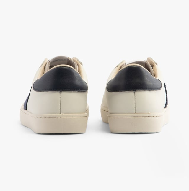 Victoria BERLIN LEATHER &amp; SPLIT Womens Trainers Marino

 Upper Material: Leather

Lining Material: Textile

Sole Material: Rubber

Closure/Fastening: Lace-Up

Features: Comfort

Toe Shape: Round

Shoe Width: Regular

Item Weight: 0.5 KG

Heel Height: Flat (Under 2.5cm)

Shoe Shaft Height: Low Top

Trainer Style: Casual

Gift Boxed: No
Product Code: 1126142/MARINO