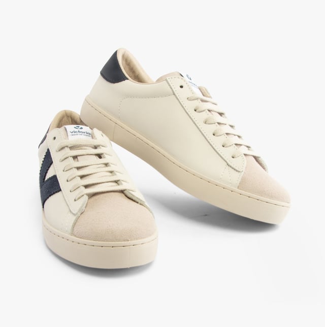 Victoria BERLIN LEATHER &amp; SPLIT Womens Trainers Marino

 Upper Material: Leather

Lining Material: Textile

Sole Material: Rubber

Closure/Fastening: Lace-Up

Features: Comfort

Toe Shape: Round

Shoe Width: Regular

Item Weight: 0.5 KG

Heel Height: Flat (Under 2.5cm)

Shoe Shaft Height: Low Top

Trainer Style: Casual

Gift Boxed: No
Product Code: 1126142/MARINO