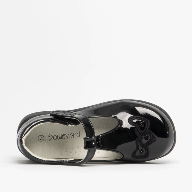 Give your youngster premium comfort and secure closure with these Boulevard Sophie shoes. Pair up with any dress wear to give your little ones outfit a boost in style.
- Synthetic upper
- Touch fasten 
- Padded footbed
- Durable outsole