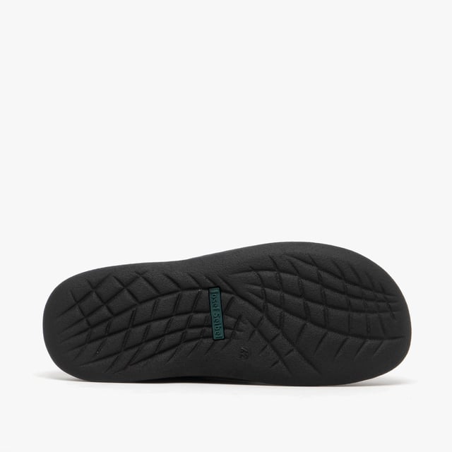 Estos clogs están fabricado por nosotrosen fina piel de napa. La banda elástica sofisticada proporciona una buena sujeción y rápida entrada en el zapato. La precisa costura a mano también convence por su calidad. Con la anchura de zapato G ofrecen estas botas una anchura confortable. Sigue tu camino con Klaus.