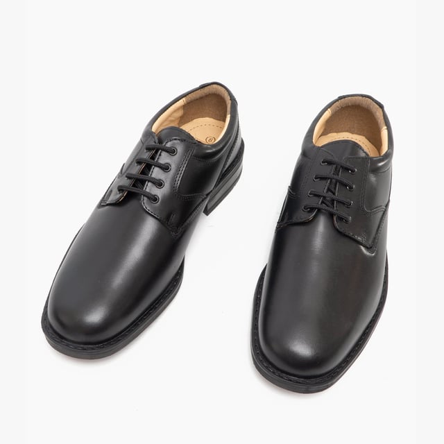 Roamers SPENCER Mens Lace-Up Gibson Shoes Black

Closure/Fastening: Lace-Up

Features: Comfort

Toe Shape: Round

Shoe Width: Regular

Item Weight: 0.92 KG

Heel Height: Flat (Under 2.5cm)

Shoe Style: Casual

Gift Boxed: No
Product Code: M234A