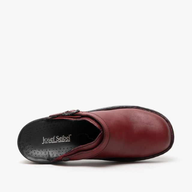 Estos clogs están fabricado con piel de vaca de alta calidad, por lo que son muy duradero. El moderno cierre de hebilla ofrece una fijación individual del tamaño. La costura tradicional a mano también convence por su calidad. Betsy ofrece a los pies un ajuste extra gracias a la anchura G. Betsy le da la libertad de seguir su propio camino.