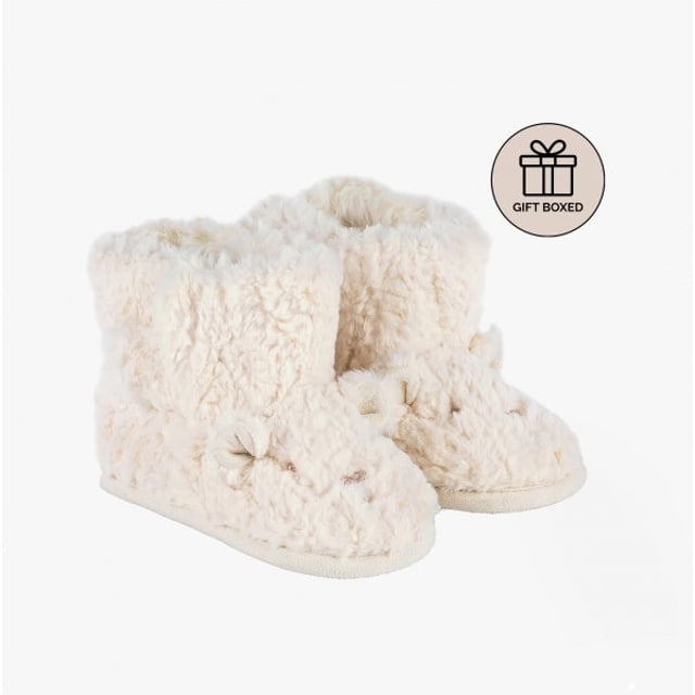 Totes Toasties Totes Toasties POLAR BEAR Kids Bootie Slippers Beige

 Upper Material: Synthetic

Lining Material: Synthetic

Sole Material: Synthetic

Closure/Fastening: Pull-On

Features: Warm Lining,Comfort,Breathable

Toe Shape: Round

Shoe Width: Regular

Item Weight: 0.19 KG

Heel Height: Flat (Under 2.5cm)

Slipper Style: Slipper Boot

Gift Boxed: Yes
Product Code: 3355FPBR