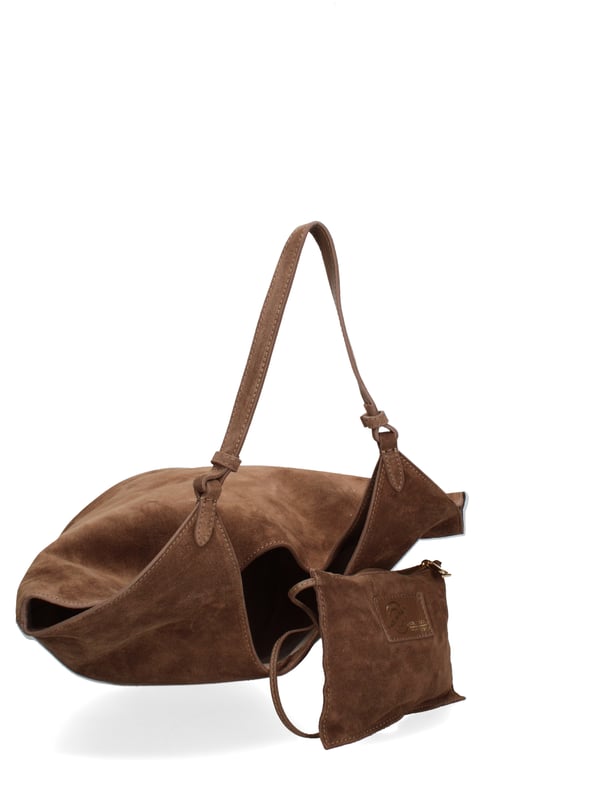 Bolso bandolera para mujer. El cierre está ausente. Los bolsillos internos son bolsos de mano. Los bolsillos externos están ausentes. Falta la correa para el hombro. El mango es de cuero. Hay un compartimento interno. El material exterior es ante auténtico. Internamente no está forrado. Medidas: 27x38x21,5 cm. Hecho en Italia