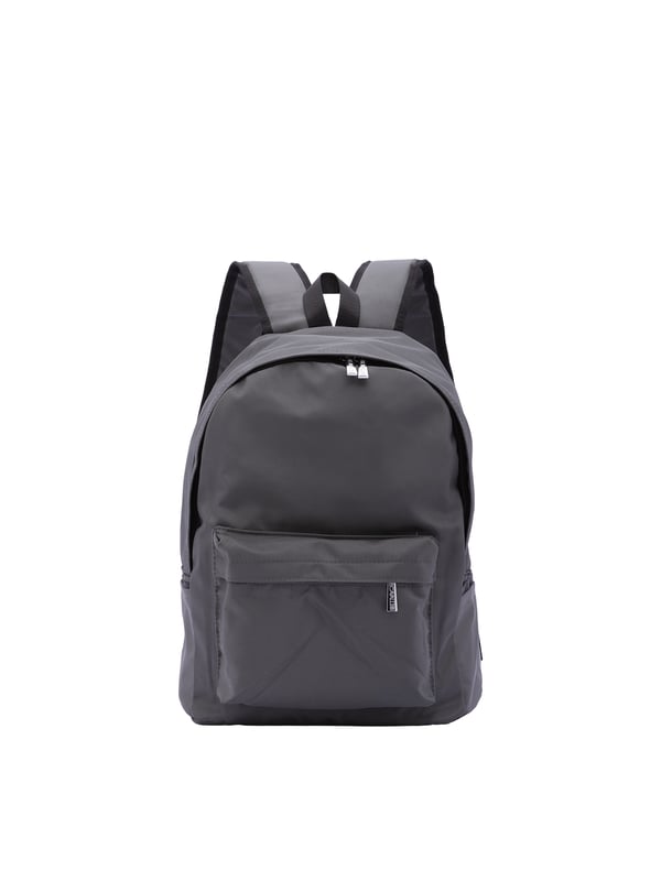 Mochila unisex. El cierre es con cremallera. Los bolsillos internos son uno abierto. Los bolsillos exteriores son uno frontal con cremallera y dos laterales abiertos. La bandolera es ajustable en tela. El mango está fabricado en nailon. Hay un compartimento interno. El material exterior es 100% Poliéster. Internamente es 100% Poliéster. Medidas: 42x30x22 cm. Producto de moda