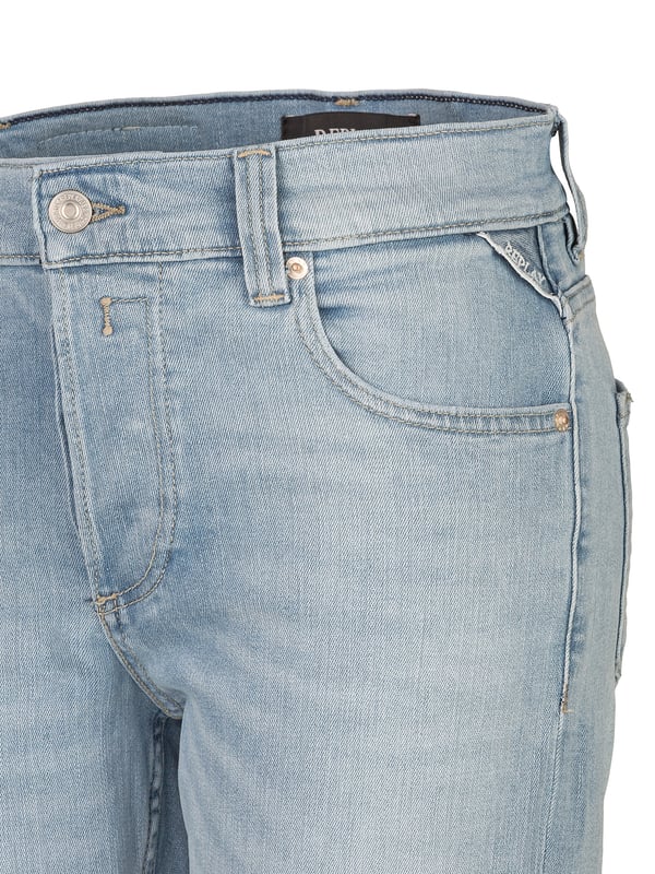 Replay Jeans Maijke - 10.5 Oz Donker Indigo Super Stretch Denim De Replay damesjeans bieden de perfecte combinatie van comfort en modern design. Met hoogwaardig denim zorgen ze voor een trendy en comfortabele look. Veelzijdig en tijdloos, kunnen ze gemakkelijk worden gestyled voor verschillende gelegenheden.