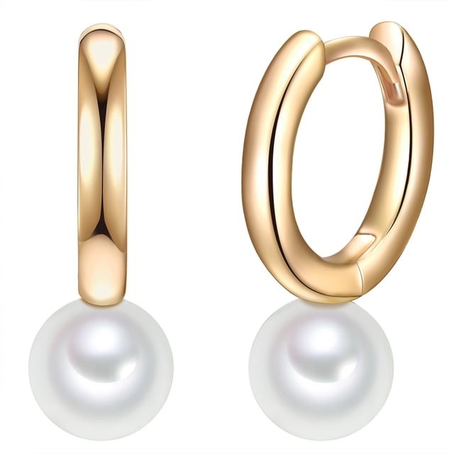 Give your face a touch of classic luxury with these charming ear screoles from Valero Pearls. 925 sterling silver was chosen as the basic material for the creole couple, which was evenly covered with magical gilding. Their solid design allows the bewildering shimmering freshwater breeding breeding to get out very big below their earlobes and to cause a stir. These earrings also deserve a special place in their jewelry box, because they can be combined so wonderfully in terms of fashion - whether at important business appointments or the birthday of their best friend.