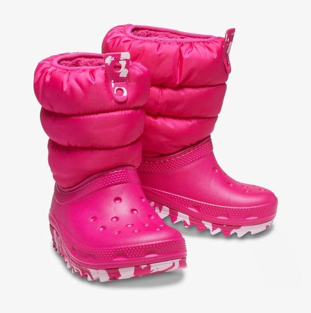 Crocs Crocs 207684-6X0 CLASSIC NEO PUFF Kids Boots Candy Pink

 Upper Material: Textile

Lining Material: Polyester

Sole Material: Rubber/EVA

Closure/Fastening: Pull-On

Features: Warm Lining,Comfort

Shoe Width: Relaxed

Item Weight: 1 KG

Heel Height: Flat (Under 2.5cm)

Boot Style: Snow Boots
Product Code: 207684-6X0