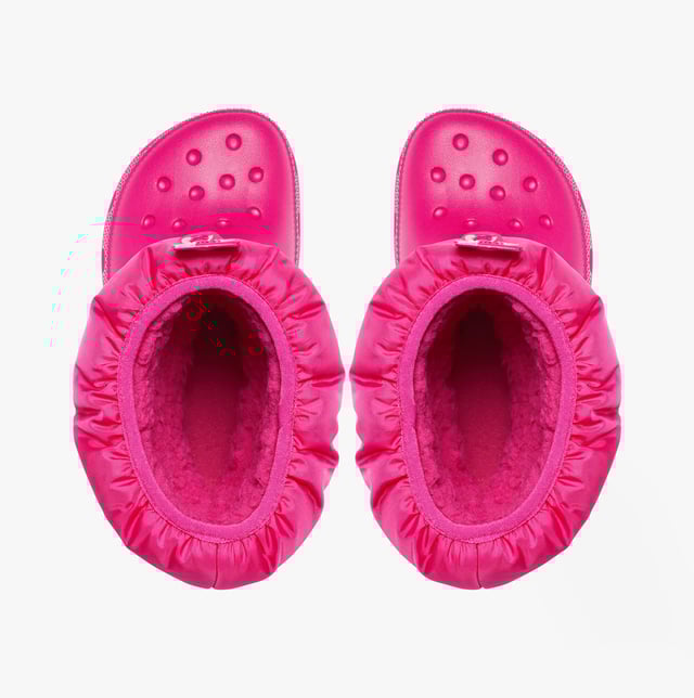 Crocs Crocs 207684-6X0 CLASSIC NEO PUFF Kids Boots Candy Pink

 Upper Material: Textile

Lining Material: Polyester

Sole Material: Rubber/EVA

Closure/Fastening: Pull-On

Features: Warm Lining,Comfort

Shoe Width: Relaxed

Item Weight: 1 KG

Heel Height: Flat (Under 2.5cm)

Boot Style: Snow Boots
Product Code: 207684-6X0