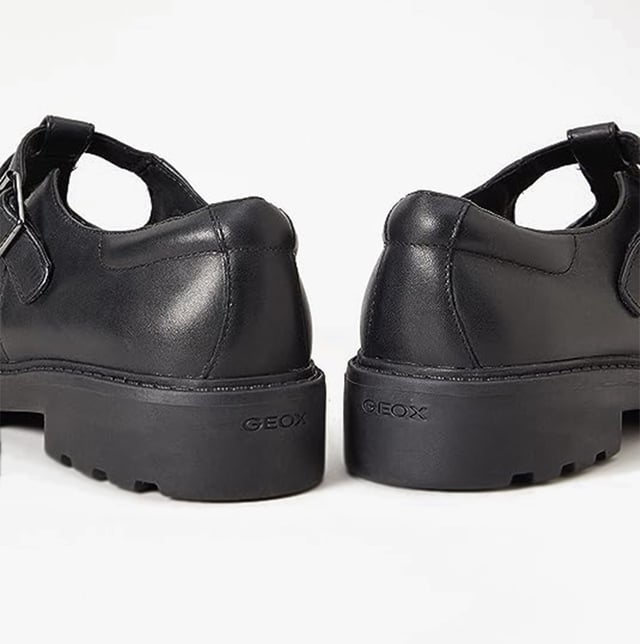 GEOX J CASEY GIRL Kids Leather Ballerina Black

 Upper Material: Leather

Lining Material: Synthetic

Sole Material: Rubber

Closure/Fastening: Touch Fasten

Features: Comfort

Toe Shape: Round

Shoe Width: Regular

Item Weight: 0.5 KG

Heel Height: Flat (Under 2.5cm)

Shoe Shaft Height: Ankle

Shoe Style: Mary Jane

Gift Boxed: No
Product Code: J1620E-00043-C9999